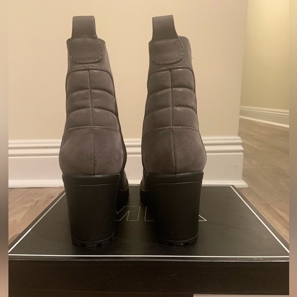 Like NEW M.I.A. Boots - Picture 5 of 9